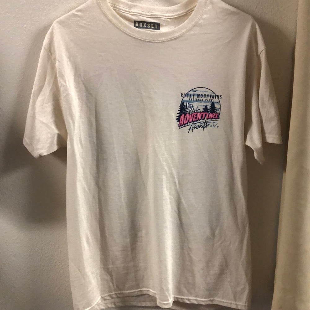 Rocky Mountain National Park T-Shirt, Off-White Colored, Size M